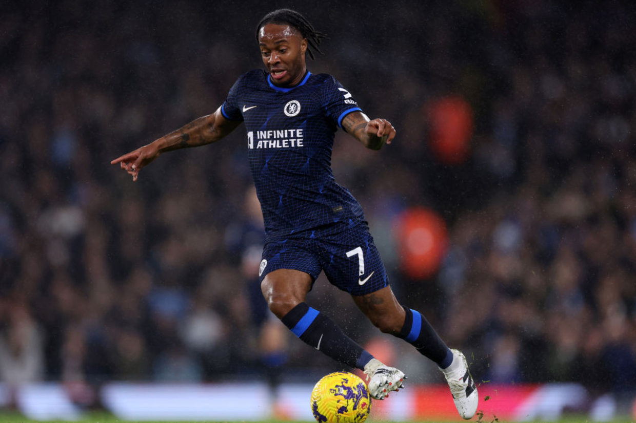 Após rescindir com o Chelsea, Sterling vai atuar pela primeira vez fora da Inglaterra