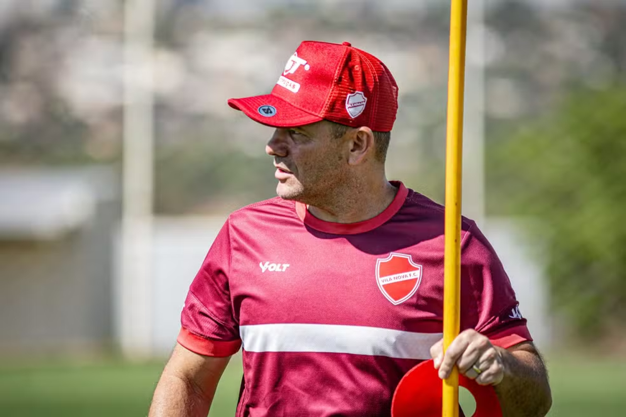 Umberto Louzer é demitido do Vila Nova