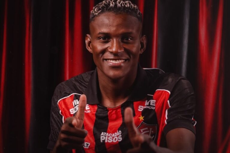 Vitória confirma contratação de atacante destaque do Campeonato Baiano