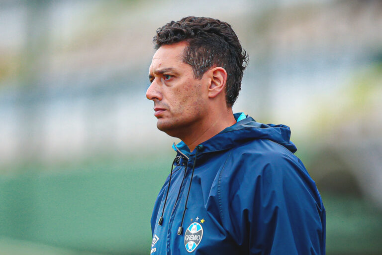 Zerado no Brasileirão Feminino, Grêmio demite Cyro Leães