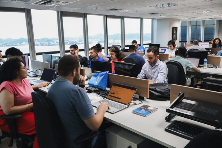 Uso de IA agiliza busca de informações nas empresas