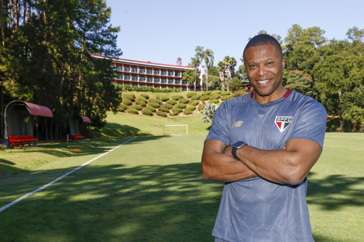 De volta para casa... Júlio Baptista assume o Sub-20 do São Paulo