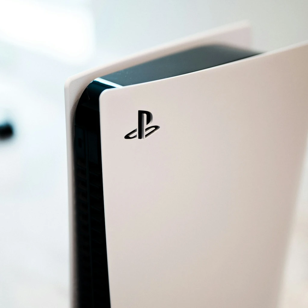 Badge PlayStation - EA Sports FC 26 GTA 5 e os jogos mais procurados no PS5 pelos brasileiros 2026