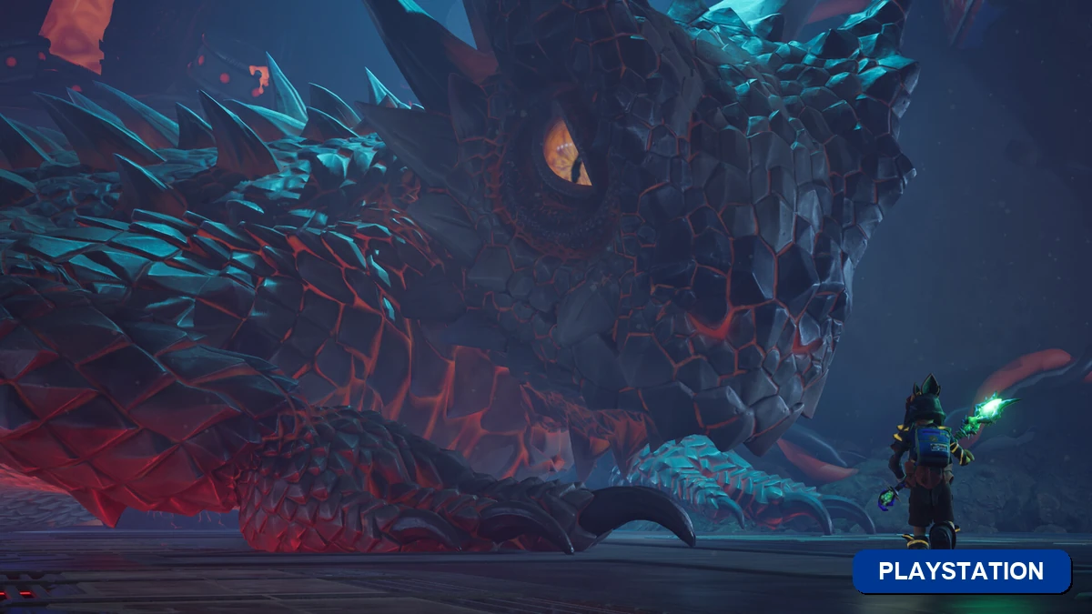 Imagem final com badge da categoria PlayStation sobre a chegada de Grounded 2 ao PS5 com a atualização Into The Abyss em agosto de 2026